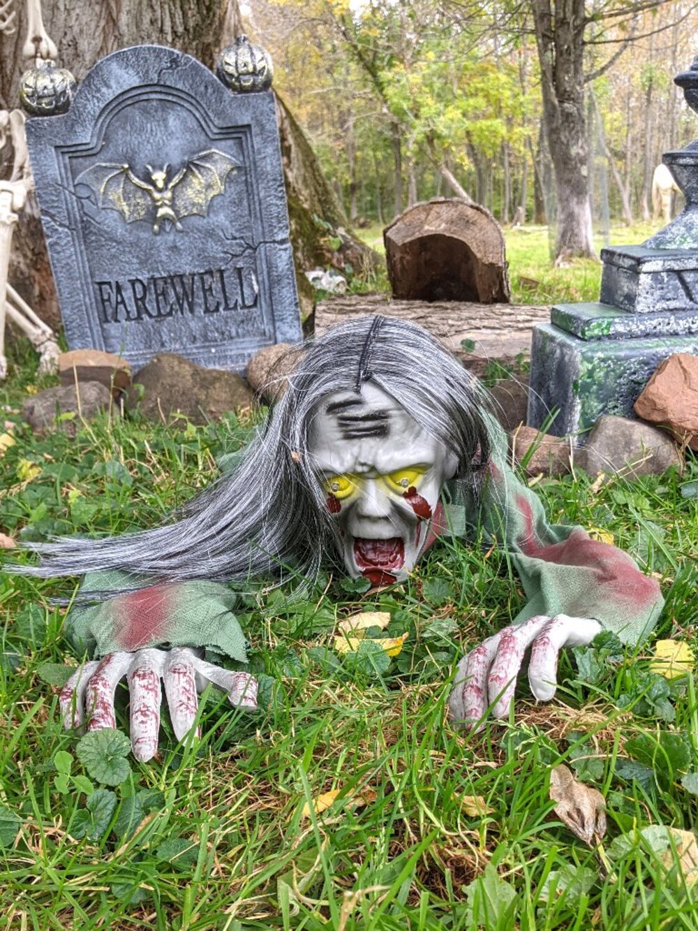 Halloween Spooky Climbing Crawling Zombie Animatronic Red LED Sound Prop
